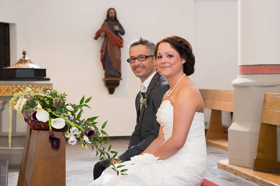 Brautpaar vor dem Altar